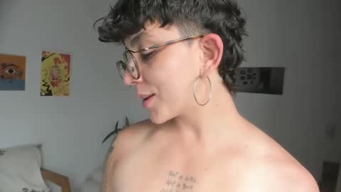 Snapshot of simone_4201 chatting on January 4, 2025, 8:27 pm Sim. online show from January 4, 2025, 8:27 pm