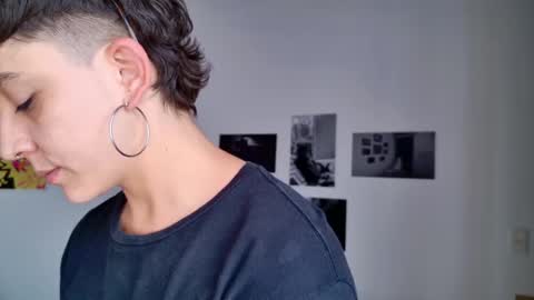 Snapshot of simone_4201 chatting on February 25, 2025, 7:25 pm Sim. online show from February 25, 2025, 7:25 pm