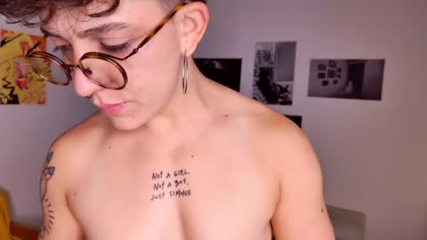 Snapshot of simone_4201 chatting on March 1, 2025, 12:45 pm Sim. online show from March 1, 2025, 12:45 pm