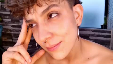 Snapshot of simone_4201 chatting on March 3, 2025, 11:33 am Sim. online show from March 3, 2025, 11:33 am