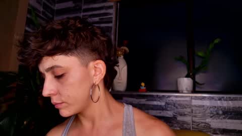 Snapshot of simone_4201 chatting on March 3, 2025, 11:24 pm Sim. online show from March 3, 2025, 11:24 pm