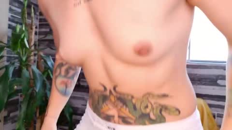 Snapshot of simone_4201 chatting on March 11, 2025, 2:29 pm Sim. online show from March 11, 2025, 2:29 pm