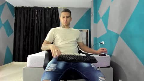 SIMON KELER online show from February 22, 2025, 8:53 pm