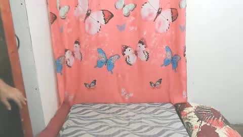 Snapshot of simpleladie15 chatting on December 16, 2024, 7:04 am marisweet online show from December 16, 2024, 7:04 am