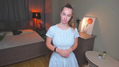 Sindy online show from December 4, 2025, 7:06 am