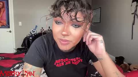 Snapshot of sinfulincubus chatting on October 8, 2025, 10:07 pm Mistrx Sin online show from October 8, 2025, 10:07 pm