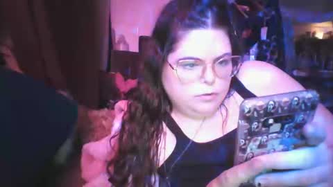 Snapshot of siofra chatting on February 28, 2025, 10:41 am Siofra online show from February 28, 2025, 10:41 am