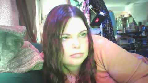 Snapshot of siofra chatting on March 5, 2025, 3:18 pm Siofra online show from March 5, 2025, 3:18 pm