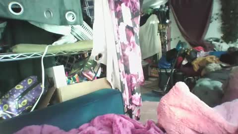 Snapshot of siofra chatting on March 7, 2025, 5:06 pm Siofra online show from March 7, 2025, 5:06 pm