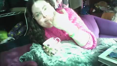 Snapshot of siofra chatting on March 8, 2025, 4:06 pm Siofra online show from March 8, 2025, 4:06 pm