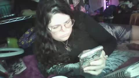 Snapshot of siofra chatting on March 10, 2025, 1:32 pm Siofra online show from March 10, 2025, 1:32 pm