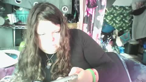 Snapshot of siofra chatting on March 11, 2025, 3:56 pm Siofra online show from March 11, 2025, 3:56 pm