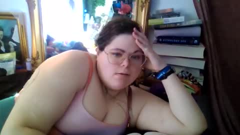 Snapshot of siofra chatting on September 15, 2025, 5:24 pm Siofra online show from September 15, 2025, 5:24 pm