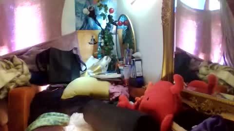 Snapshot of siofra chatting on September 16, 2025, 5:36 pm Siofra online show from September 16, 2025, 5:36 pm