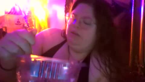 Snapshot of siofra chatting on September 18, 2025, 8:05 am Siofra online show from September 18, 2025, 8:05 am