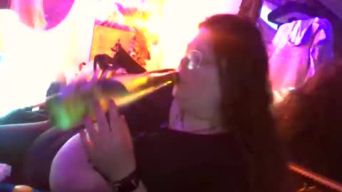 Snapshot of siofra chatting on September 22, 2025, 11:45 am Siofra online show from September 22, 2025, 11:45 am