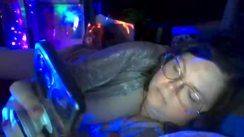 Snapshot of siofra chatting on October 5, 2025, 10:40 pm Siofra online show from October 5, 2025, 10:40 pm