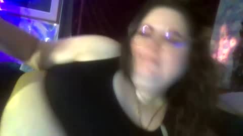 Snapshot of siofra chatting on October 13, 2025, 3:12 pm Siofra online show from October 13, 2025, 3:12 pm