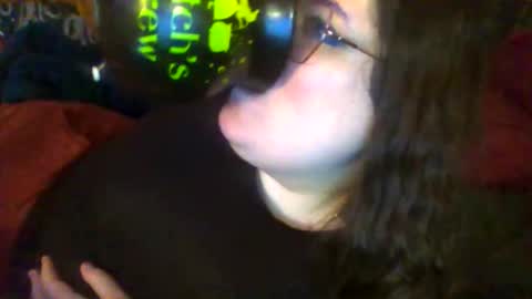 Snapshot of siofra chatting on October 25, 2025, 1:29 pm Siofra online show from October 25, 2025, 1:29 pm