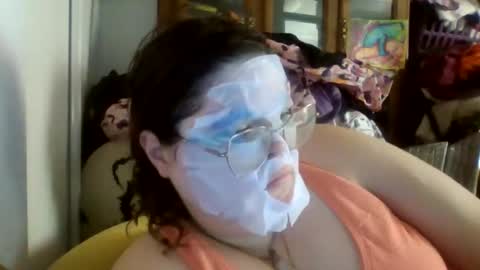 Snapshot of siofra chatting on October 28, 2025, 3:25 pm Siofra online show from October 28, 2025, 3:25 pm