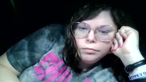 Snapshot of siofra chatting on October 31, 2025, 10:33 pm Siofra online show from October 31, 2025, 10:33 pm