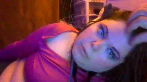 Snapshot of siofra chatting on November 15, 2025, 4:43 am Siofra online show from November 15, 2025, 4:43 am