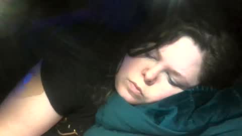 Snapshot of siofra chatting on November 16, 2025, 4:56 pm Siofra online show from November 16, 2025, 4:56 pm