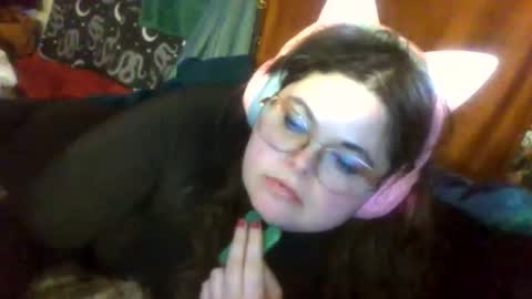 Snapshot of siofra chatting on December 1, 2025, 8:36 pm Siofra online show from December 1, 2025, 8:36 pm