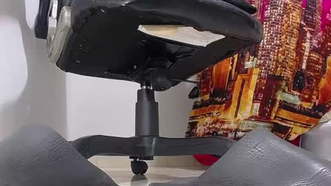 only foot                         worshipers here online show from January 31, 2025, 12:28 am