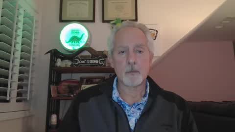 Snapshot of sir_lust_alot chatting on December 24, 2024, 12:11 am Don Roberto online show from December 24, 2024, 12:11 am