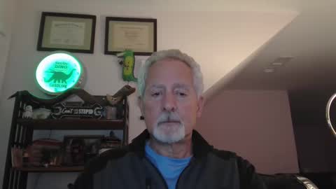 Snapshot of sir_lust_alot chatting on March 5, 2025, 2:36 am Don Roberto online show from March 5, 2025, 2:36 am