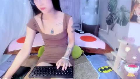 julila online show from November 22, 2025, 3:38 am