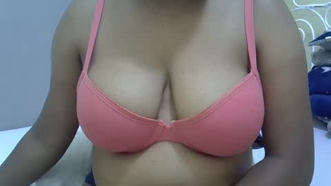 Snapshot of sisibrown97 chatting on February 14, 2025, 3:47 pm brown online show from February 14, 2025, 3:47 pm