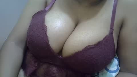 Snapshot of sisibrown97 chatting on September 13, 2025, 9:31 am brown online show from September 13, 2025, 9:31 am