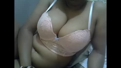 Snapshot of sisibrown97 chatting on November 24, 2025, 10:53 pm brown online show from November 24, 2025, 10:53 pm