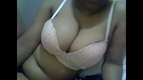 Snapshot of sisibrown97 chatting on November 25, 2025, 4:07 pm brown online show from November 25, 2025, 4:07 pm