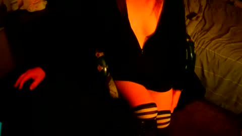 Snapshot of sissyred2314 chatting on September 18, 2025, 1:46 pm red online show from September 18, 2025, 1:46 pm