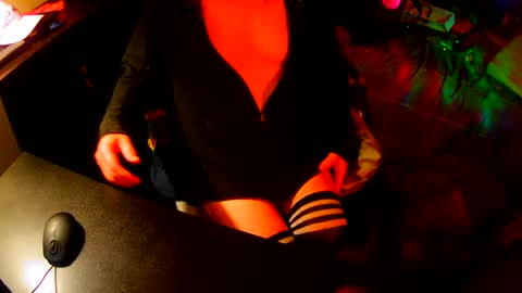 Snapshot of sissyred2314 chatting on September 21, 2025, 7:59 pm red online show from September 21, 2025, 7:59 pm