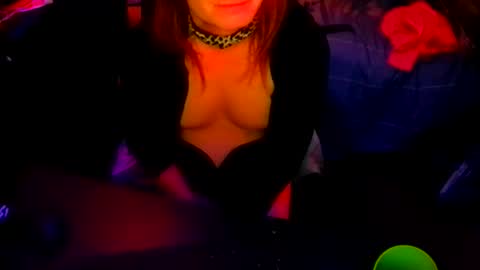 Snapshot of sissyred2314 chatting on September 29, 2025, 10:09 am red online show from September 29, 2025, 10:09 am