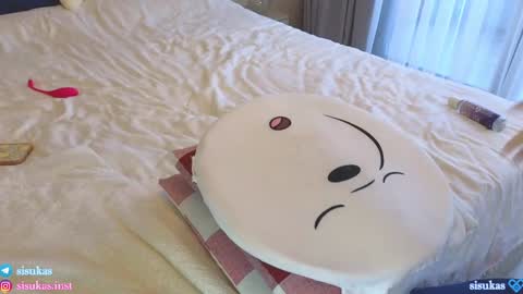 Snapshot of sisukass chatting on January 16, 2025, 11:58 am Luna And Alek 3 online show from January 16, 2025, 11:58 am