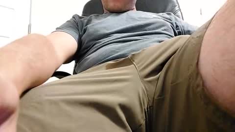 sixinchsolo online show from October 24, 2025, 4:53 am