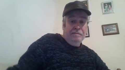 Snapshot of sizemick_u235 chatting on January 6, 2025, 12:27 am Mickey B online show from January 6, 2025, 12:27 am