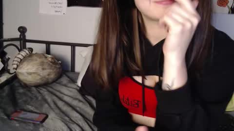 sk8t3rgurl online show from November 12, 2025, 4:24 am