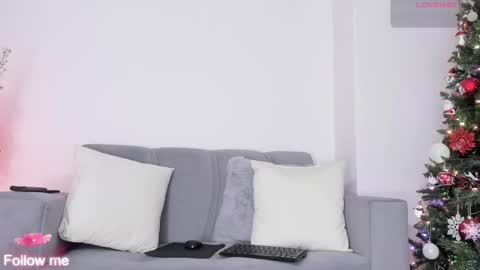 Snapshot of skadi_1 chatting on December 4, 2025, 11:24 pm Skadi online show from December 4, 2025, 11:24 pm