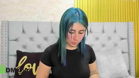 Skarlet online show from November 11, 2025, 5:46 pm