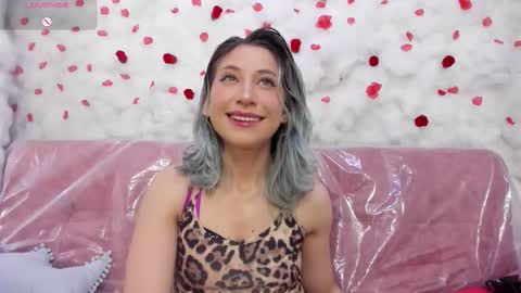 Skarlet  online show from October 8, 2025, 6:33 am