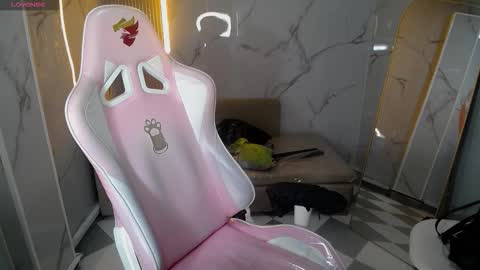 Snapshot of skeler_lovd_b chatting on October 27, 2025, 12:42 pm Skarlet online show from October 27, 2025, 12:42 pm