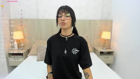 Emily Rojas online show from September 11, 2025, 7:47 pm