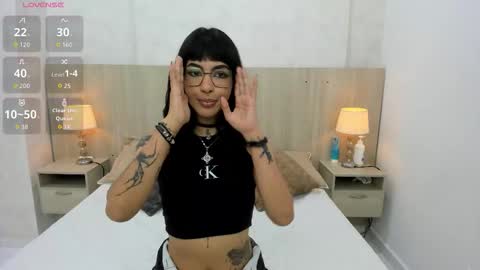 Emily Rojas online show from November 8, 2025, 8:07 pm