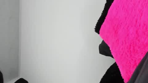 Snapshot of skinny_hotdirty chatting on November 21, 2025, 9:46 pm skinny_hotdirty online show from November 21, 2025, 9:46 pm